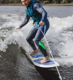 Sports de glisse nautique en France : comment choisir son équipement quand on débute ou qu&rsquo;on progresse ?