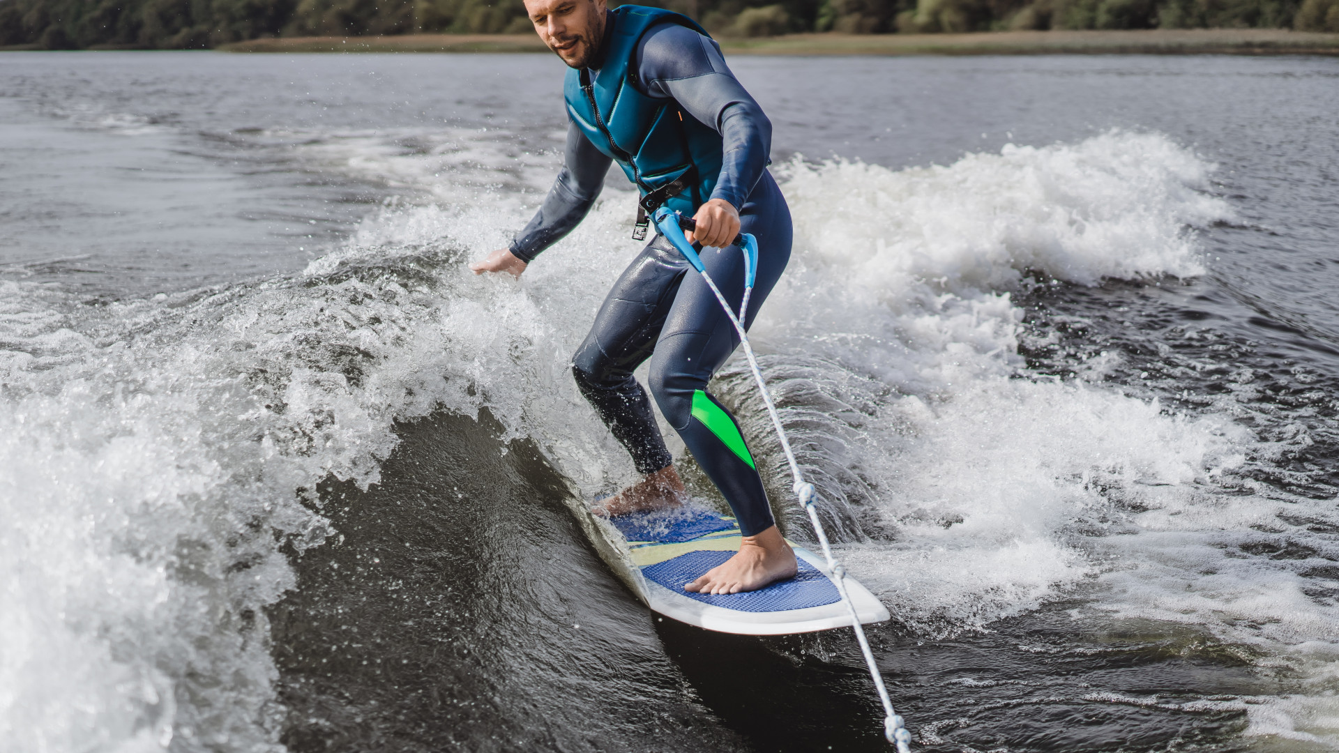 Sports de glisse nautique en France : comment choisir son équipement quand on débute ou qu'on progresse ?